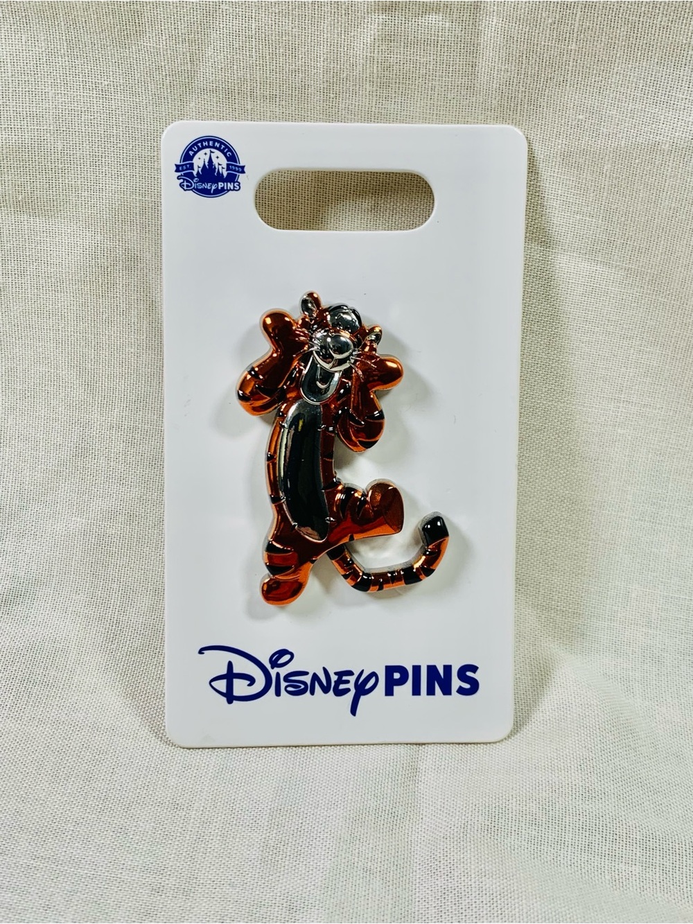Disney Parks 2024 Tigger Sculpted Metallic 3D Pin New with Card